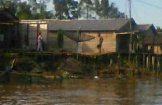 Longsor, 1 Unit Rumah di Inhil Hanyut Terbawa Arus Sungai